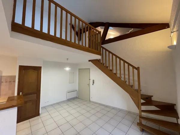 PERNES-LES-FONTAINES_Appartement duplex 41 m²