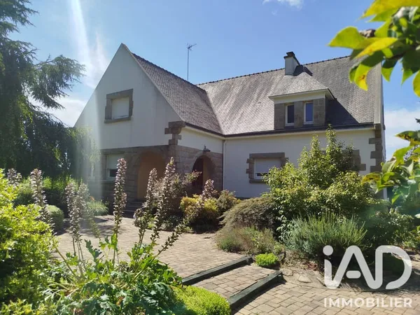 Maison 8 pièces 257 m²