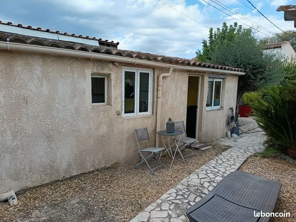 Studio meublé à louer