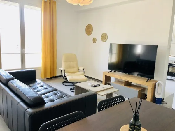 Loue chambre en colocation dans appartement