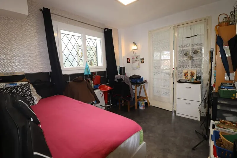 Photo 12