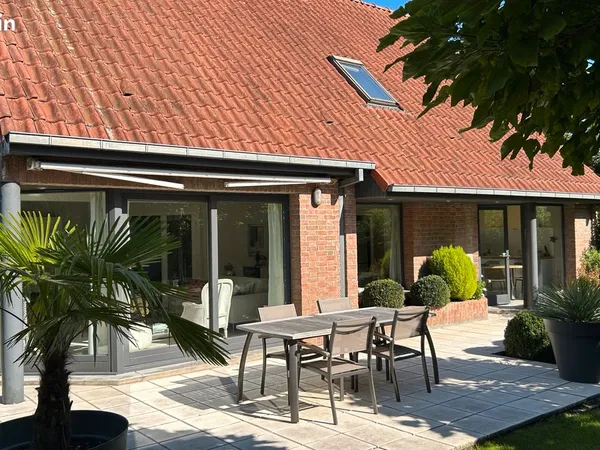 Merignies, maison individuelle des années 2000, 4 chambres bureau sur 709m2 jardin garage carport