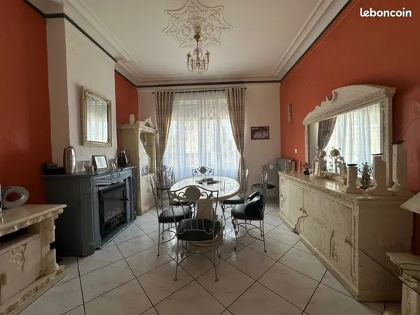 Maison 10 pièces 240 m²