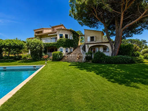 Villa 12 pièces 519 m²
