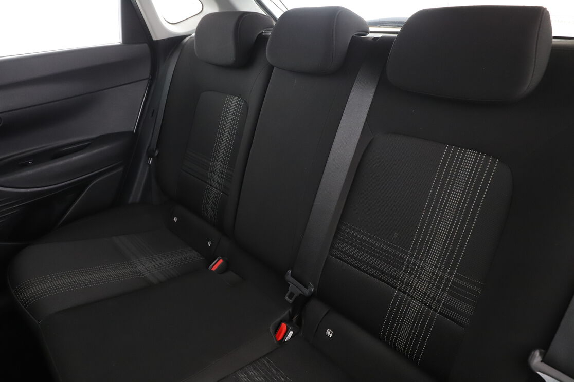 Hyundai i20 1.2 Initia — photo 13