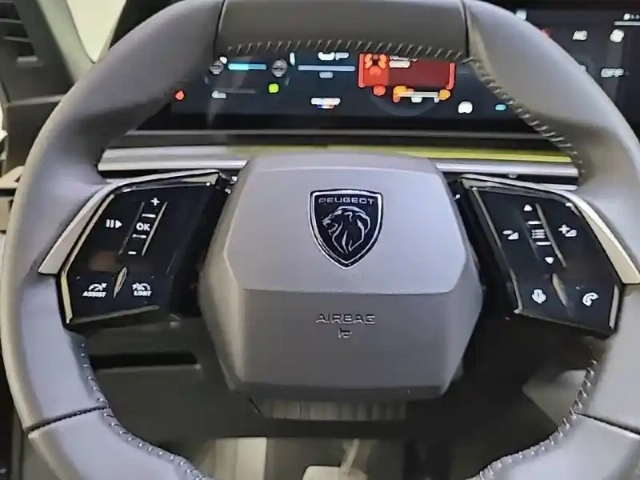 Peugeot 3008 hybrid 145 e-dcs6 — photo 9