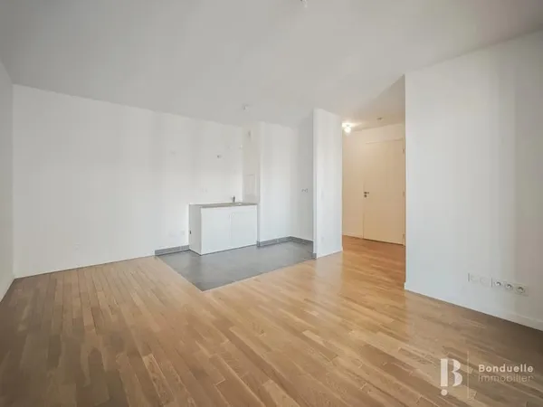 SURESNES - RUE BENOIT MALON - BEAU 2 PIECES - 43M2 - 3EME ETAGE ASC - PARKING