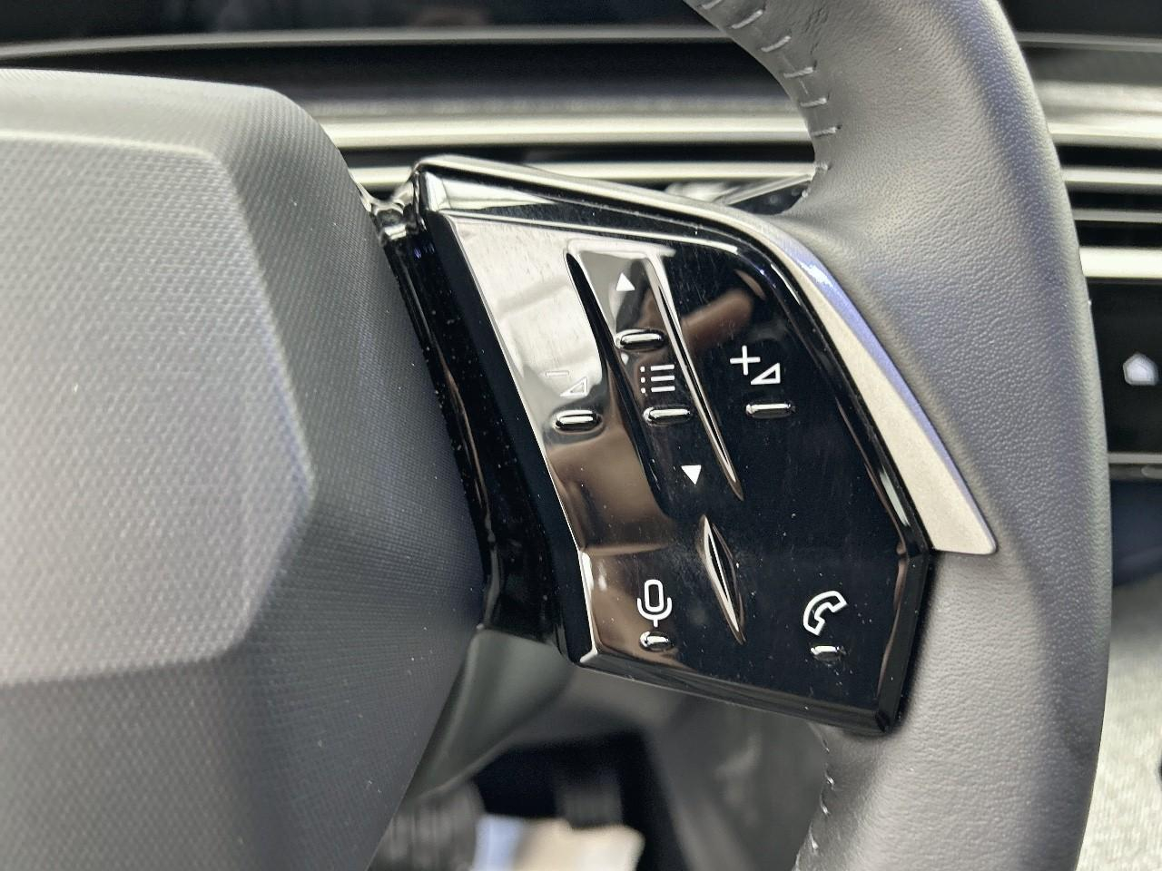 Peugeot 308 hybrid 145 e-dcs6 allure — photo 24
