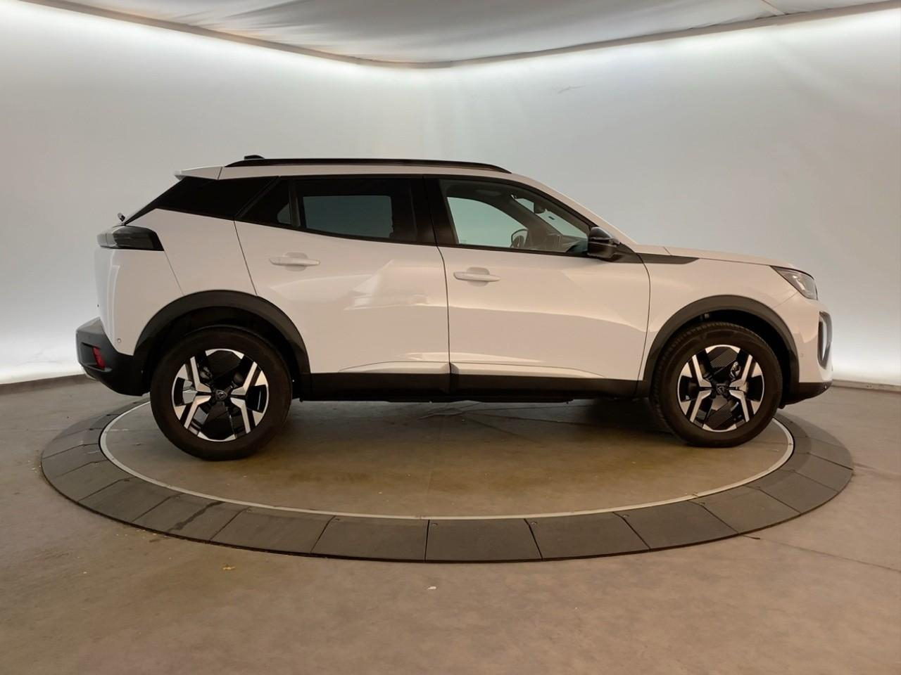 Peugeot 2008 hybrid 145 ch e-dcs6 allure — photo 4