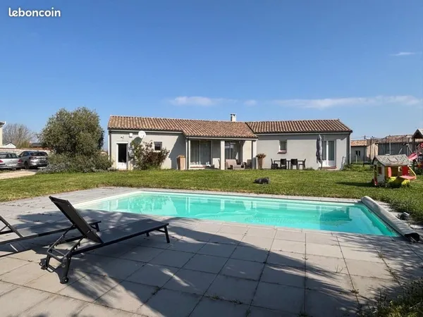 Villa T5 de 128 m2 avec grande piscine chauffée