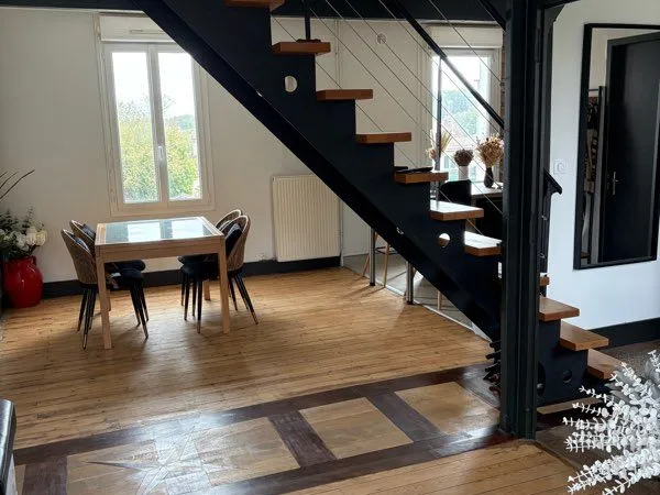 Maison rénovée avec charme - Terrasse de 50 m² et jardin - Le Creusot