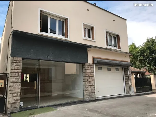 Local commercial avec grande vitrine TROYES