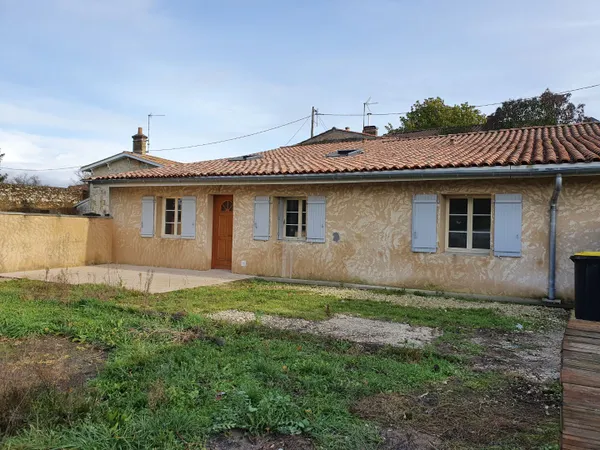 33390-BERSON BOURG ENSEMBLE 2 MAISONS MITOYENNES 147M2 HABITABLE
