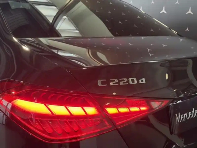 Mercedes Classe C 220 d berline amg lin — photo 40