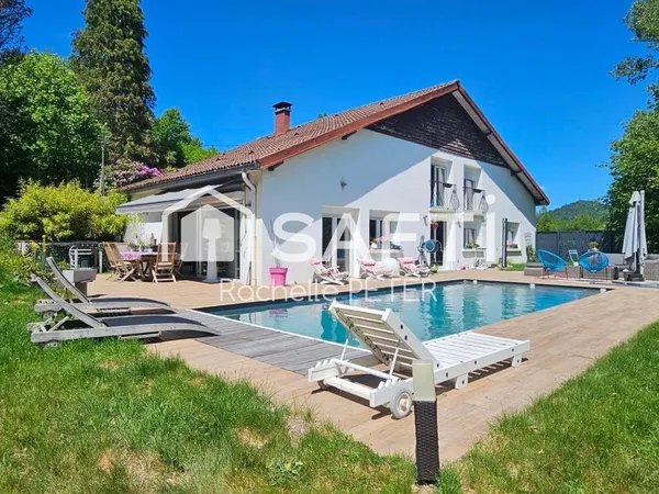 Ancienne ferme rénovée avec piscine chauffée