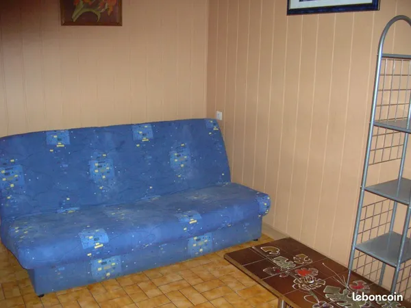 Annonce image Studio R D C 20 m² rue saint pierre avec terrasse jardinet 20 m²