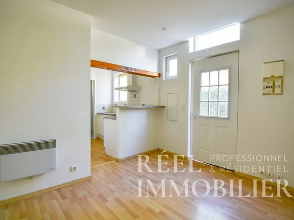 Studio de plain pied avec terrasse !