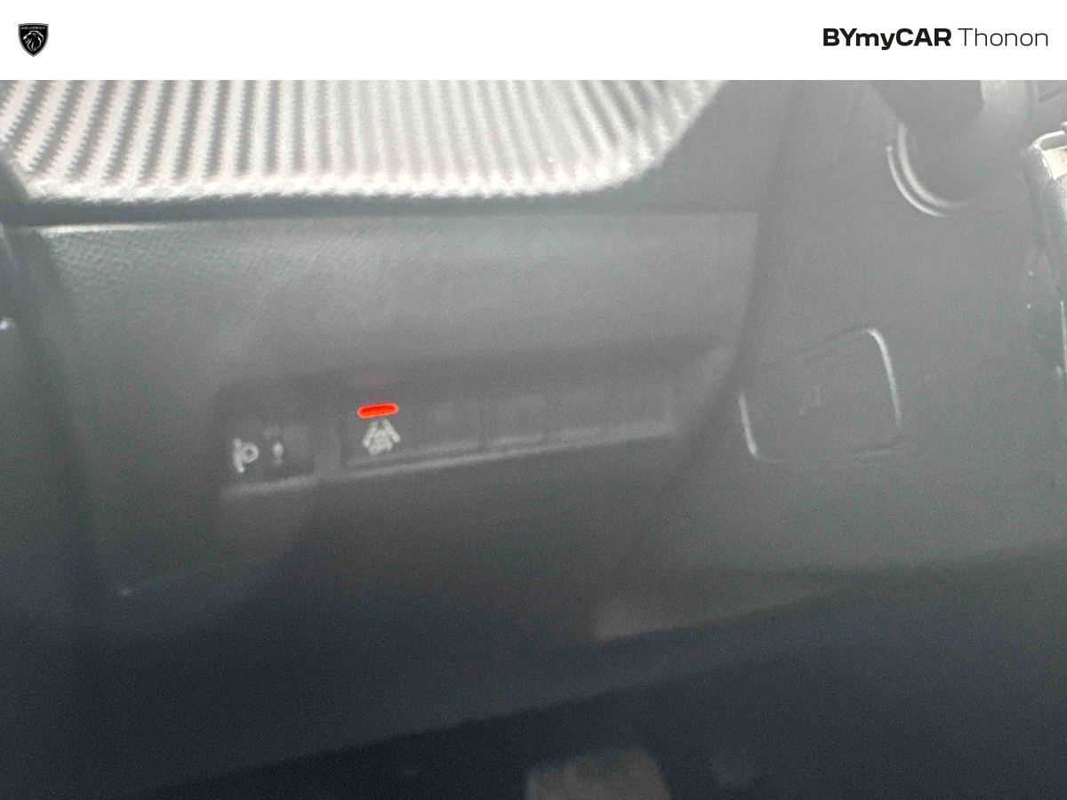 Peugeot 2008 Electrique 136 ch — photo 27