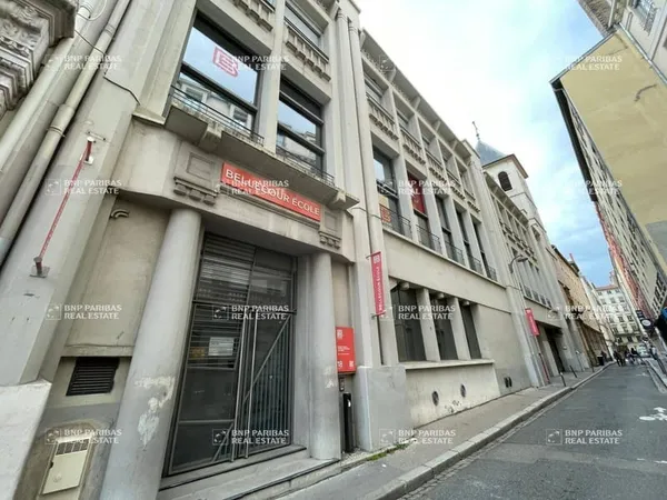 Bureaux 2500 m²
