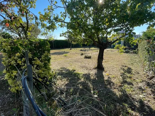Terrain 176 m²