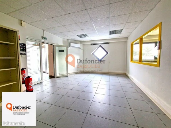 Bureaux 140 m² SAINT BENOIT