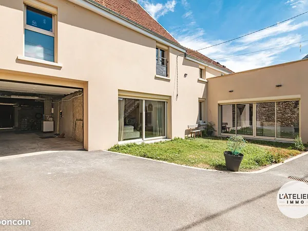 Maison 7 pièces 220 m²