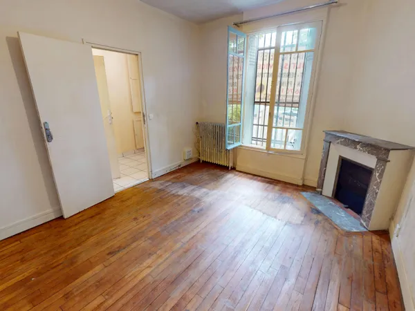 Exclusivité Guy Hoquet : Maison de ville avec extérieur et box à Montreuil