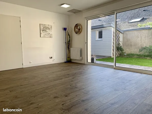 Cabinet paramédical 15m2 + salle nue 28m2 à louer 1 jour/semaine - Saint-Barthélemy-d'Anjou