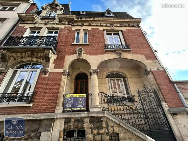 Maison 9 pièces 260 m²