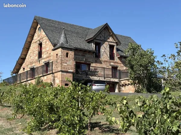 Propriété 7 pièces 228 m²