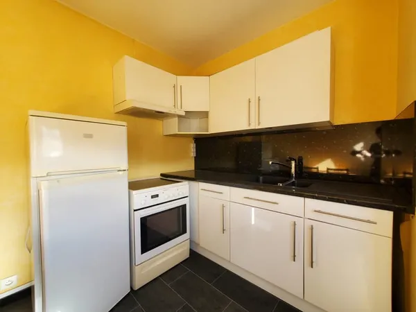 Appartement T3 lumineux avec ascenseur Dernier étage