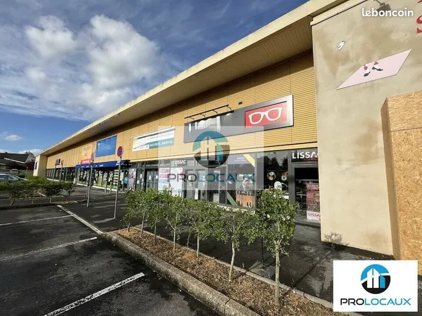 Local commercial 200 m² SENLIS