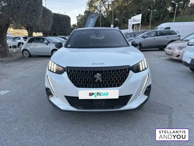 Peugeot 2008 puretech 130 s&amp;s eat8 — photo 2