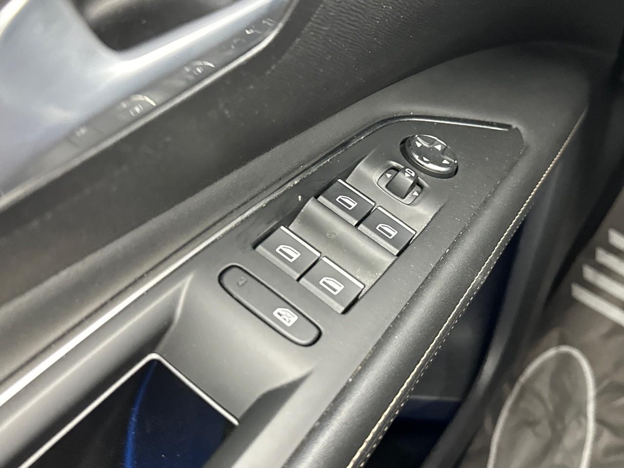 Peugeot 3008 puretech 130ch s&s eat8 gt pack — photo 15