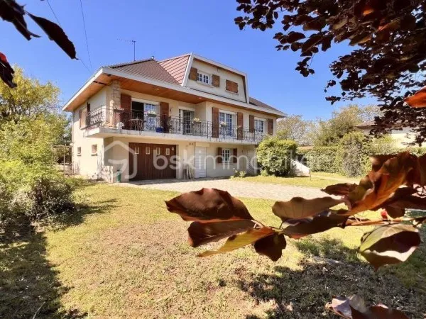 Villa 7 pièces 220 m²