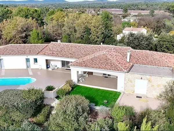Villa 5 pièces 203 m²