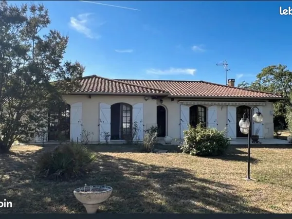 Maison traditionnelle de plein pied 106m2