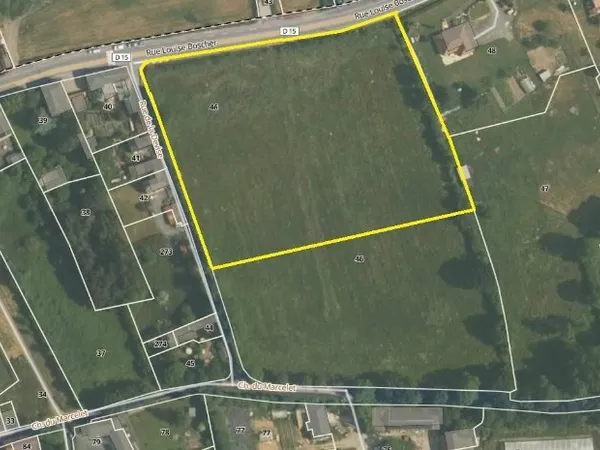 Terrain 11700 m²