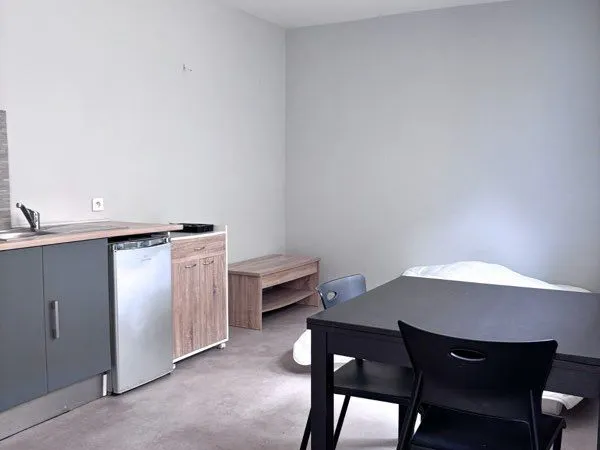 Appartement Location Saint-Hilaire-du-Harcouët 1p 17m² 290€