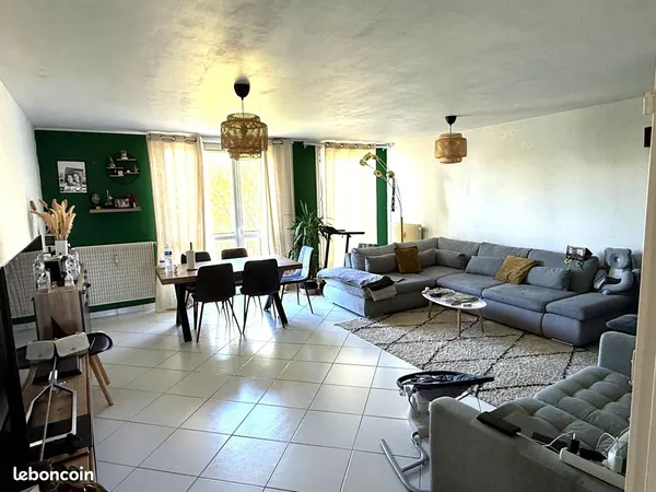 JOUÉ-LÈS-TOURS - BEAU T3 DE 75 m² AVEC BALCON, CAVE ET VUE DÉGAGÉE