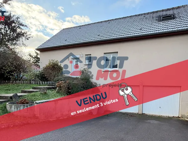 À vendre Maison familiale de 130 m2 à Pusey (1999) avec terrain de 814 m2, sous-sol complet et combl