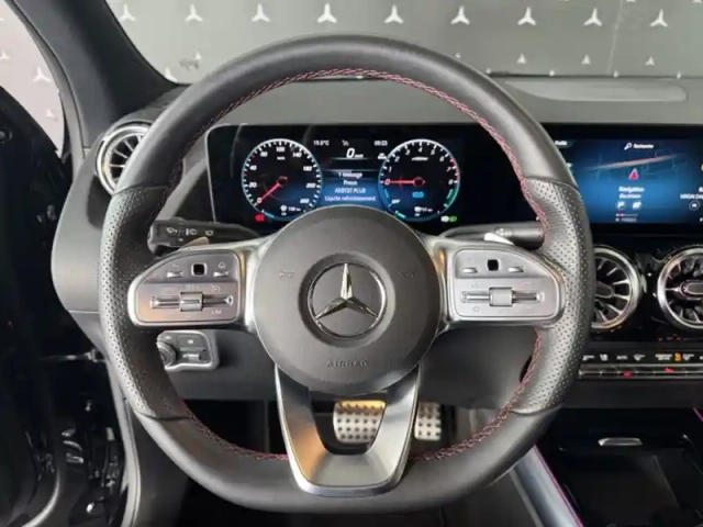Mercedes Gla 250 e amg line — photo 34
