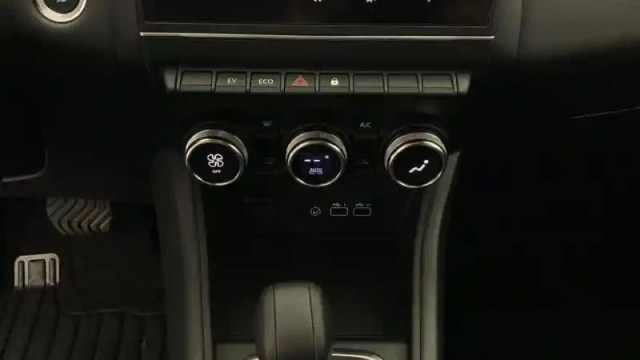 Renault Captur e-tech full hybrid 145 ch evolution — photo 13