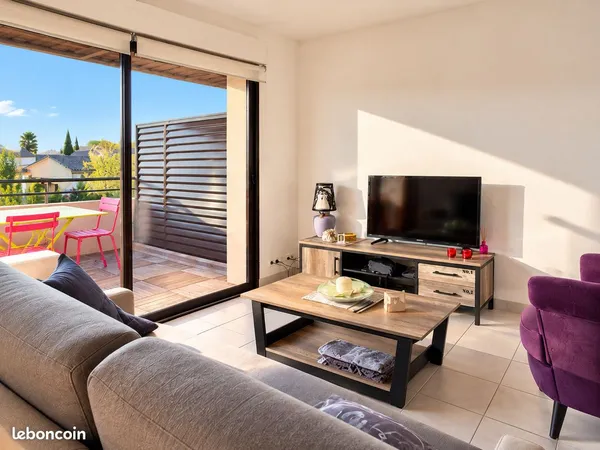 Aigues-Mortes - Superbe T2 de 41 m² avec terrasse 17 m², piscine et parking