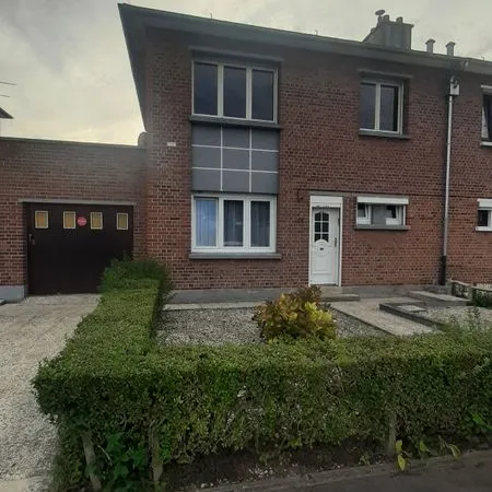 Maison familiale - 4 chambres avec garage et jardin à Écourt-Saint-Quentin