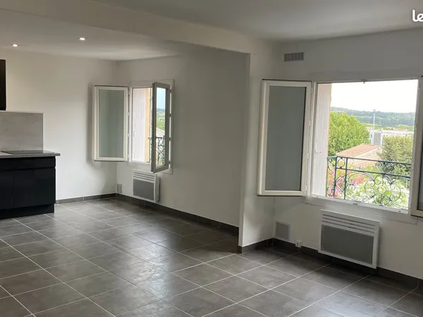 Loue très jolie T1 BIS de 35m² REFAIT A NEUF