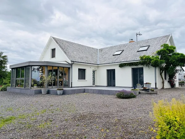 Maison d'exception à vendre à Signy l'Abbaye - 8 pièces, 264 m² sur 5000 m² de terrain