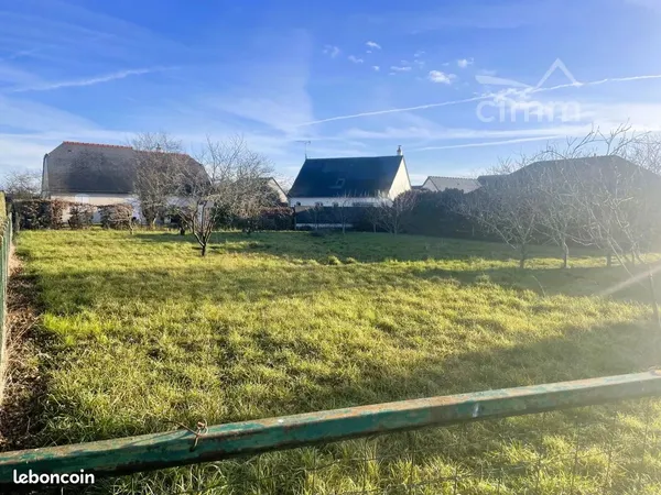 Terrain 1070 m² Fondettes