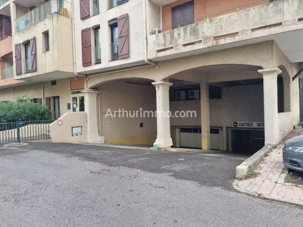 Parking 12 m²