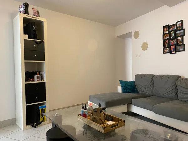 APPARTEMENT T2 AVEC COURS PRIVATIVE EN RDC - CHATEAU-GONTIER